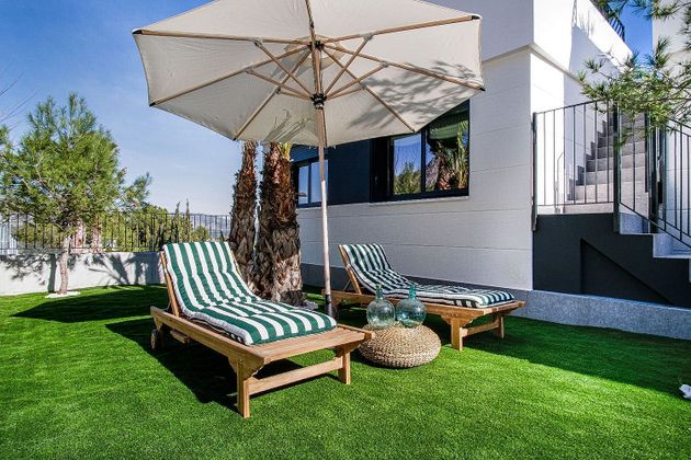 Foto 2 de Casa adossada en venda a Polop de 3 habitacions amb terrassa i piscina