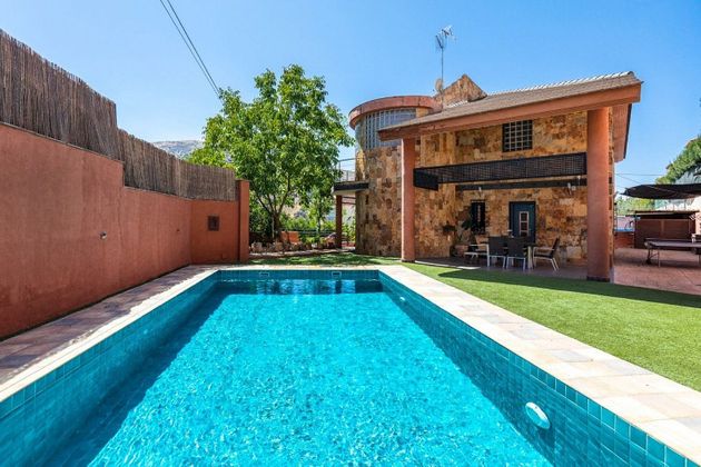 Foto 2 de Chalet en venta en calle Chile de 4 habitaciones con terraza y piscina