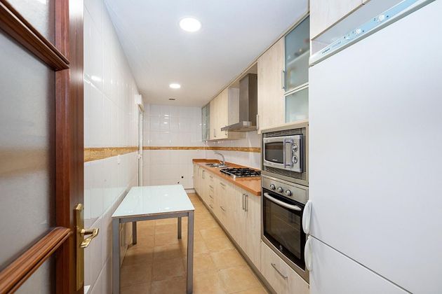 Foto 2 de Piso en venta en Maracena de 3 habitaciones con terraza y garaje