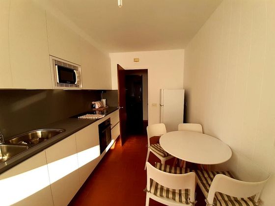 Foto 1 de Pis en lloguer a calle Bouzas de 3 habitacions amb terrassa i mobles