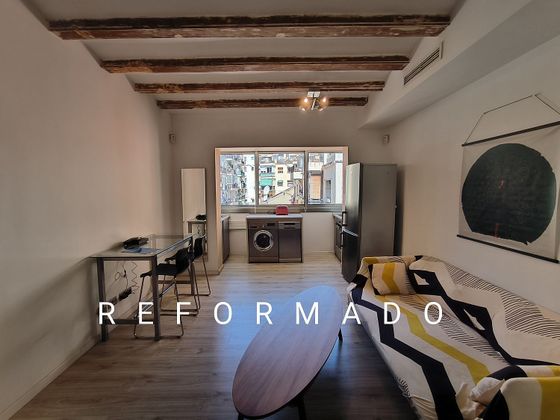 Foto 1 de Pis en lloguer a plaza Del Pedró de 2 habitacions amb mobles i aire acondicionat