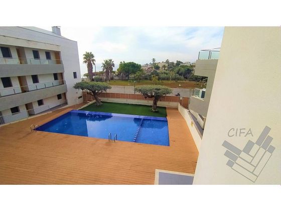 Foto 1 de Piso en venta en Casco Urbano de 3 habitaciones con terraza y piscina