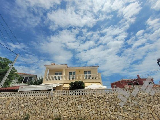 Foto 2 de Casa en venda a Casco Urbano de 3 habitacions amb terrassa i piscina