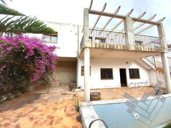 Foto 1 de Casa en venda a Alcalà de Xivert pueblo de 5 habitacions amb terrassa i piscina
