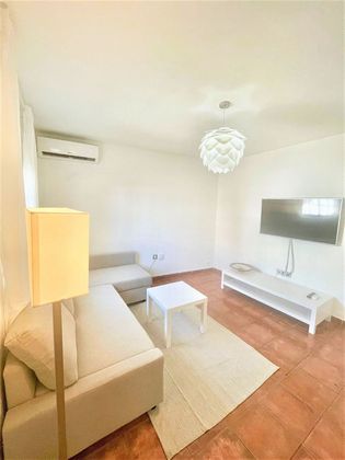 Foto 2 de Piso en venta en calle Castilla de 2 habitaciones con terraza y aire acondicionado