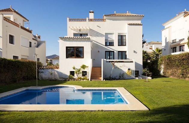 Foto 2 de Chalet en venta en avenida De la Resina de 4 habitaciones con terraza y piscina