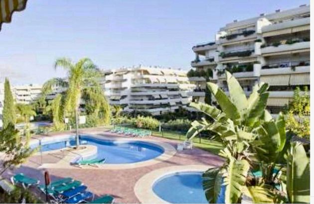 Foto 1 de Pis en venda a calle Cortes de 2 habitacions amb terrassa i piscina