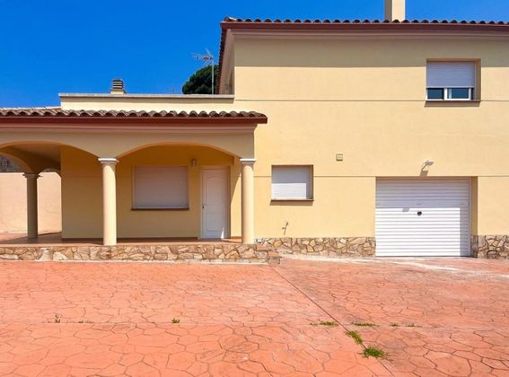 Foto 1 de Xalet en venda a calle Lloret de Mar de 3 habitacions amb terrassa i garatge