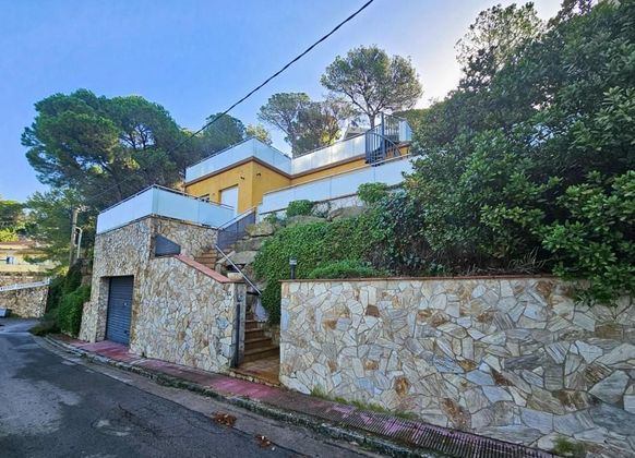 Foto 1 de Xalet en venda a Roca Grossa - Serra Brava de 4 habitacions amb terrassa i jardí