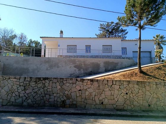 Foto 2 de Casa en venta en Montbarbat de 3 habitaciones con piscina y garaje