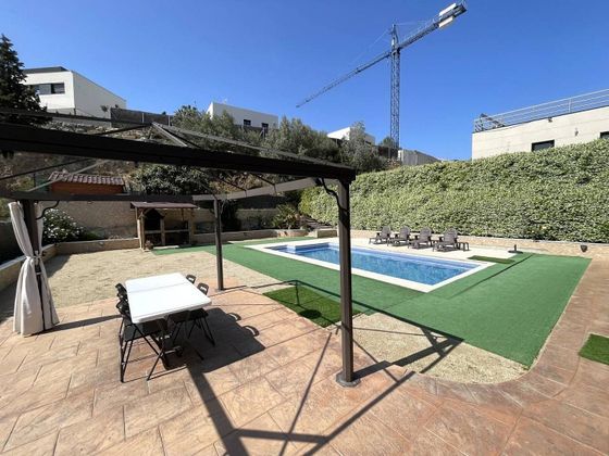 Foto 1 de Alquiler de casa en Viladecavalls de 4 habitaciones con piscina y jardín