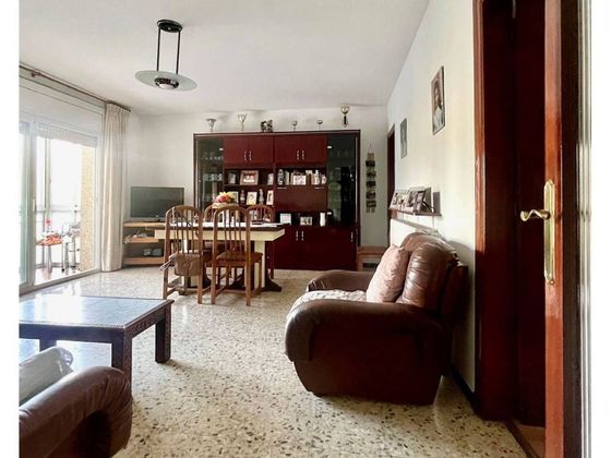 Foto 1 de Venta de piso en Montmeló de 4 habitaciones con balcón y calefacción