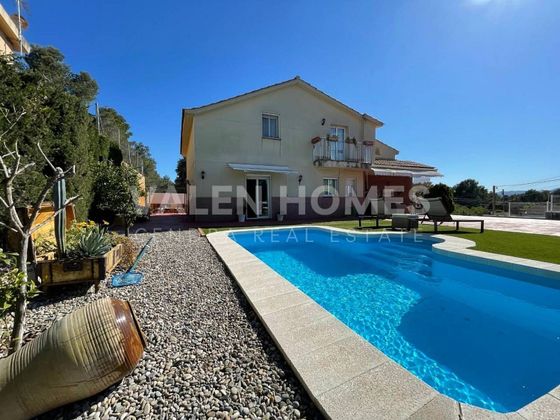 Foto 2 de Casa en venta en Cabrera d´Igualada de 6 habitaciones con terraza y piscina