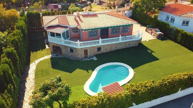 Foto 2 de Xalet en venda a Nucia (la) de 6 habitacions amb terrassa i piscina