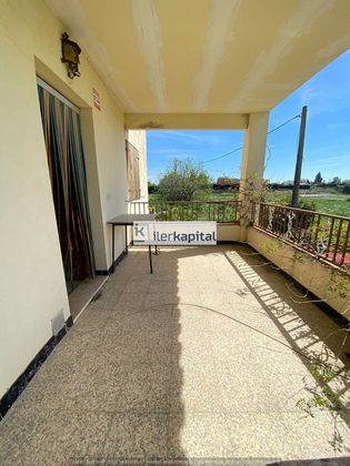 Foto 2 de Xalet en venda a Rosselló de 3 habitacions amb terrassa i garatge