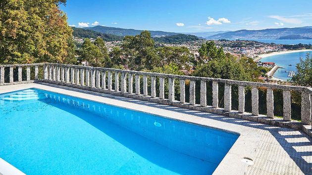 Foto 2 de Xalet en venda a calle Da Serra Nacente de 8 habitacions amb terrassa i piscina