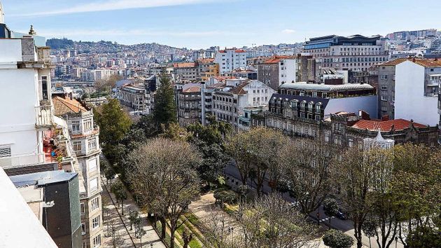 Foto 2 de Àtic en venda a plaza De Compostela de 5 habitacions amb terrassa i ascensor