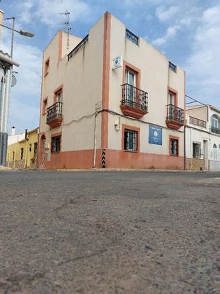 Foto 1 de Casa adossada en venda a calle El Campico de 4 habitacions amb terrassa i balcó