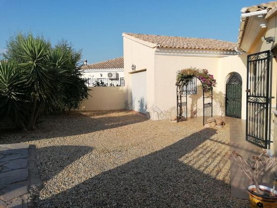 Foto 2 de Chalet en venta en calle Los Higuerales de 3 habitaciones con terraza y piscina