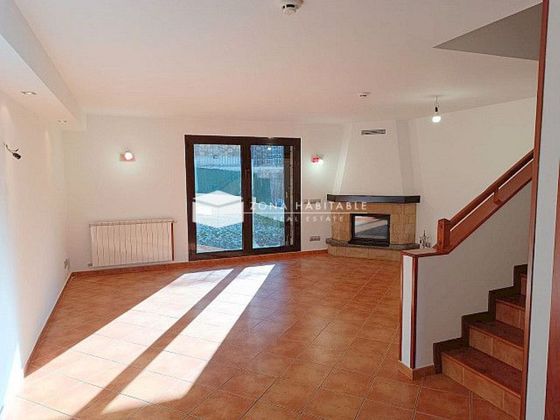 Foto 2 de Venta de casa en Aixirivall de 3 habitaciones con terraza y garaje