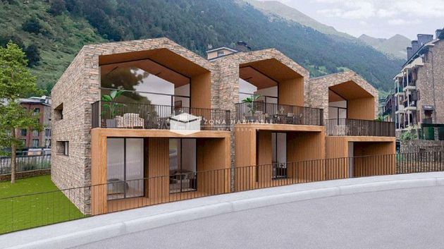 Foto 2 de Casa adossada en venda a Canillo de 3 habitacions amb terrassa i garatge