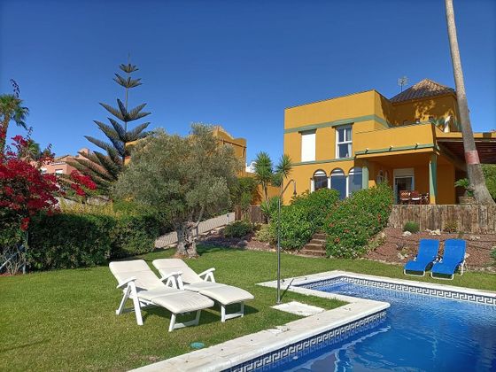Foto 2 de Xalet en venda a calle Juan de Arratia de 4 habitacions amb terrassa i piscina