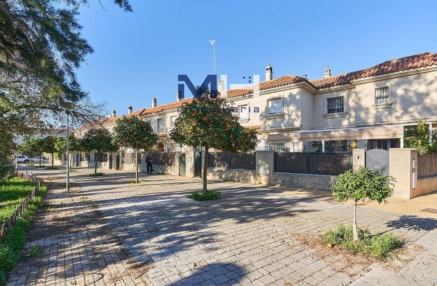 Foto 1 de Casa adossada en venda a calle Orfeón Santa Cecilia de 3 habitacions amb terrassa i balcó