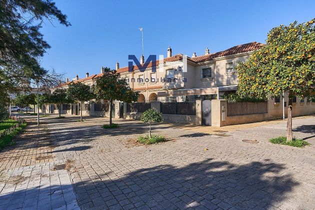 Foto 2 de Casa adossada en venda a calle Orfeón Santa Cecilia de 3 habitacions amb terrassa i balcó