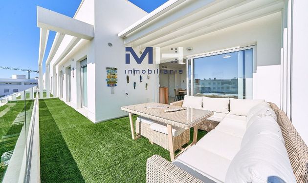 Foto 1 de Àtic en venda a calle Verdi de 2 habitacions amb terrassa i piscina