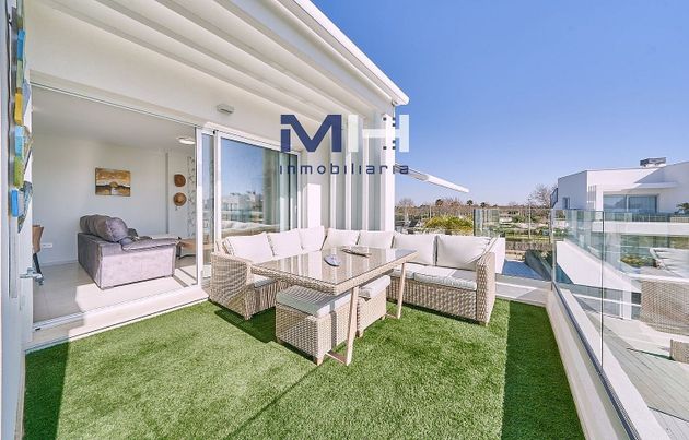 Foto 2 de Àtic en venda a calle Verdi de 2 habitacions amb terrassa i piscina
