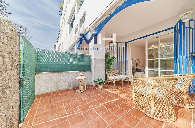 Foto 2 de Pis en venda a avenida Reina Sofía de 2 habitacions amb terrassa i piscina