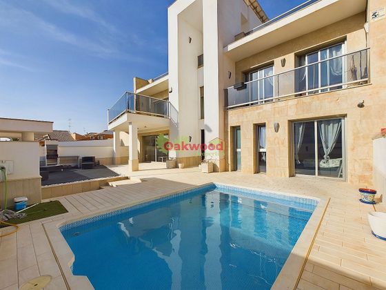 Foto 1 de Casa en venda a San Pedro del Pinatar de 5 habitacions amb piscina i garatge