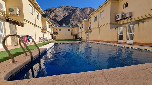 Foto 2 de Casa en venda a Redován de 3 habitacions amb piscina i jardí