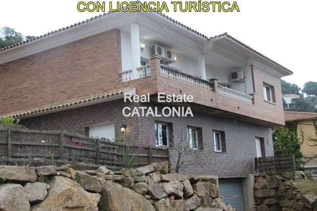 Foto 1 de Venta de chalet en avenida Serra Brava de 7 habitaciones con terraza y piscina