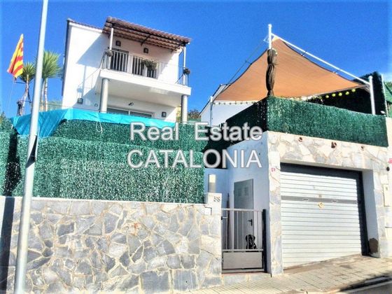 Foto 2 de Xalet en venda a calle València de 3 habitacions amb terrassa i piscina