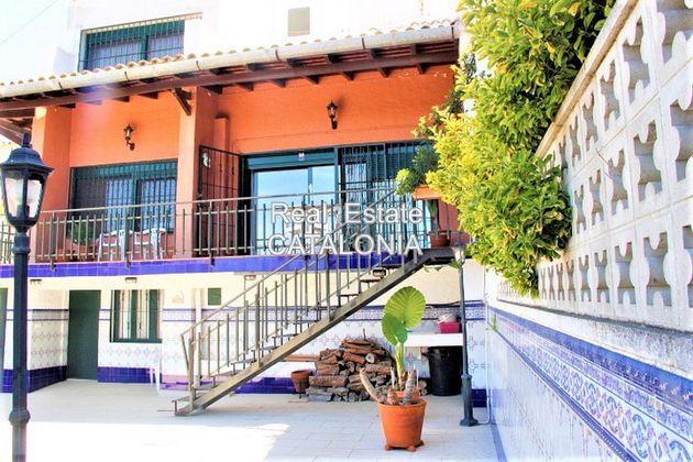 Foto 1 de Xalet en venda a avenida Canyelles de 3 habitacions amb terrassa i garatge