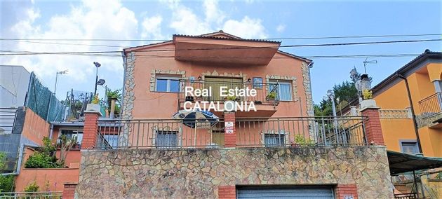 Foto 1 de Xalet en venda a calle Urba del Nord de 3 habitacions amb terrassa i garatge