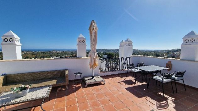 Foto 2 de Àtic en venda a calle Nueva Andaluci de 3 habitacions amb terrassa i piscina