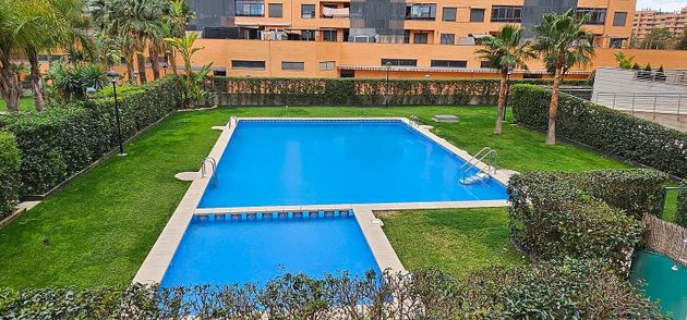 Foto 1 de Venta de piso en calle Vicente Blasco Ibáñez de 4 habitaciones con terraza y piscina