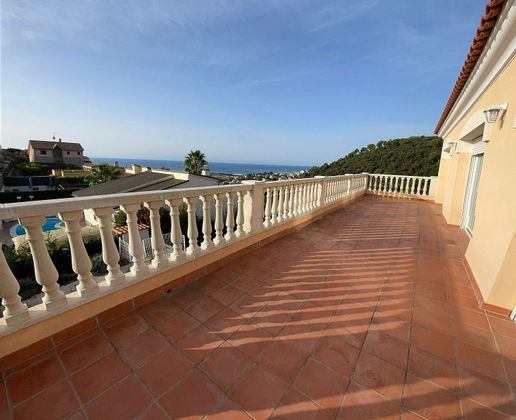Foto 2 de Xalet en venda a Santa Susanna de 4 habitacions amb terrassa i piscina