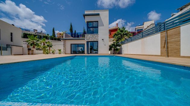 Foto 2 de Pis en venda a Cala de Finestrat de 4 habitacions amb terrassa i piscina