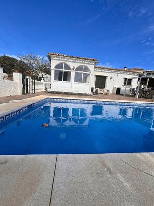 Foto 1 de Xalet en venda a calle Lugar Fuente Amarga Fuente Amarga de 4 habitacions amb terrassa i piscina