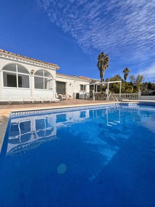 Foto 2 de Xalet en venda a calle Lugar Fuente Amarga Fuente Amarga de 4 habitacions amb terrassa i piscina