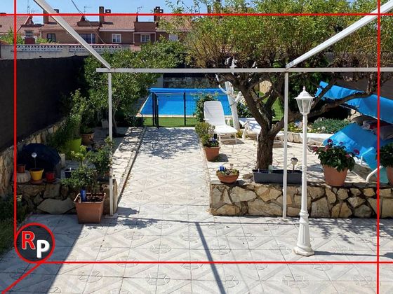 Foto 1 de Casa adossada en venda a Las Conejeras - Esparragal de 5 habitacions amb terrassa i piscina
