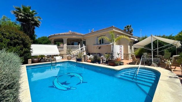 Foto 1 de Chalet en venta en avenida De Alicante de 4 habitaciones con terraza y piscina