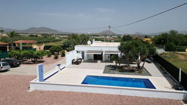 Foto 2 de Venta de casa en plaza Poligono de 3 habitaciones con terraza y piscina