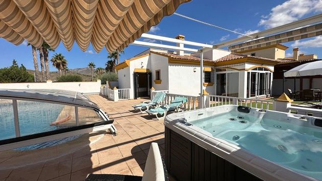 Foto 1 de Chalet en venta en avenida De Valencia de 3 habitaciones con terraza y piscina