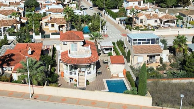 Foto 2 de Casa rural en venta en avenida De Valencia de 4 habitaciones con terraza y piscina