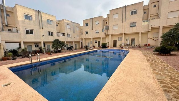 Foto 1 de Casa en venda a calle Jose Ramon Mira de 3 habitacions amb terrassa i piscina