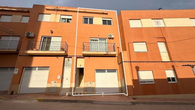 Foto 2 de Casa en venta en calle Jose Ramon Mira de 3 habitaciones con terraza y piscina